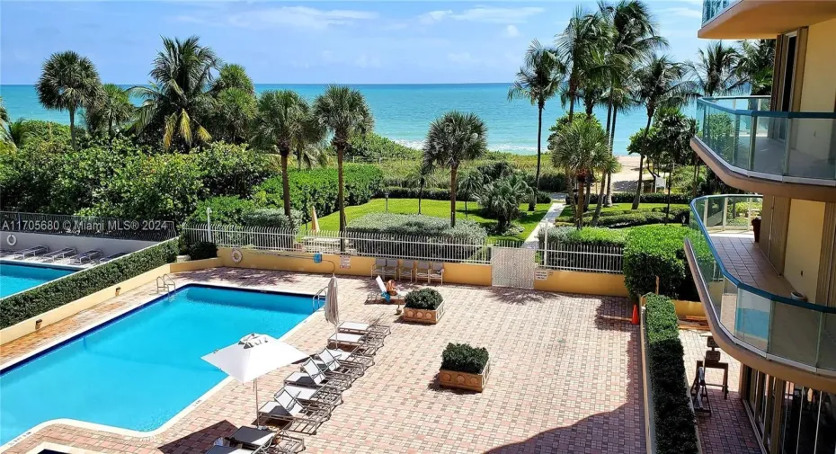 Breath taking intracoastal and Skyline views from the unit balcony!