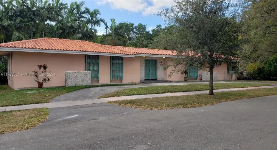 FRONT OF HOME FROM EASTERN SIDE