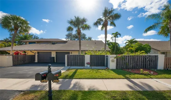 BEAUTIFUL CURB APPEAL!