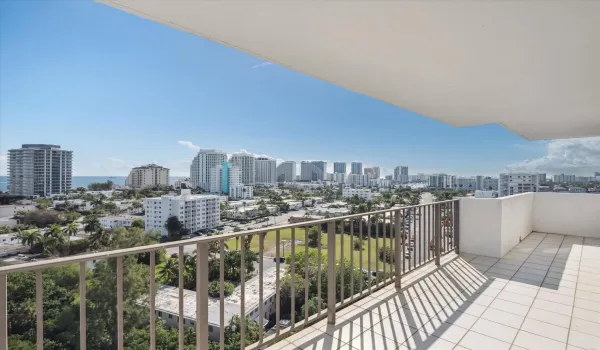 Direct East view over Bonnet House