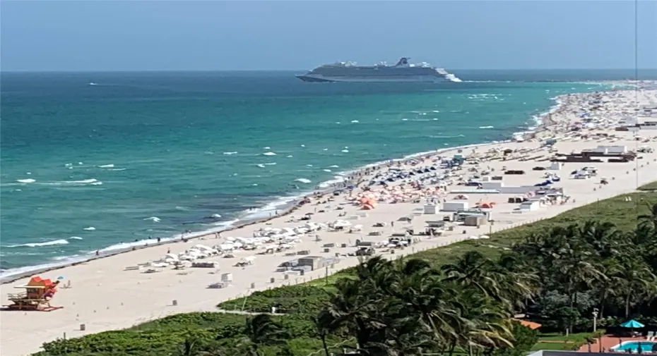 View South Beach & Cruise Ships!