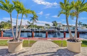 Welcome to the dock of 730 SE 3rd Terrace Pompano Beach.....just a short boat ride to the Intracoastal and Ocean.