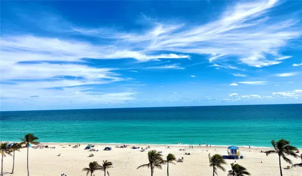 Beachside Condo steps to the sand