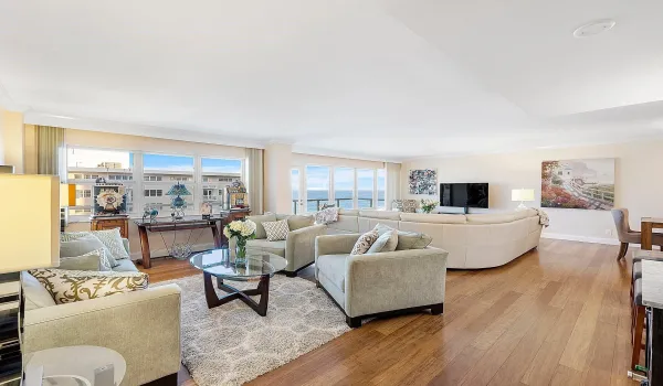 View of sitting room, tv room, dinning room, kitchen, front door foyer
