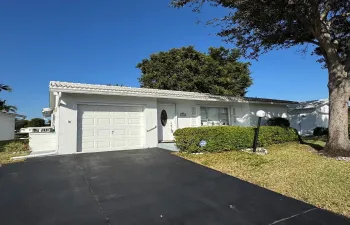 Lauderdale West - 
2 BEDROOM 2 BATH 
1 CAR GARAGE