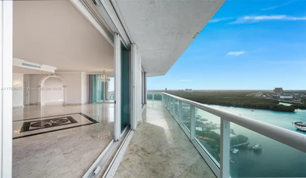 180+ DEGREE WRAPAROUND BALCONY FROM SOUTH TO NORTH EAST - SPECTACULAR SUNSETS