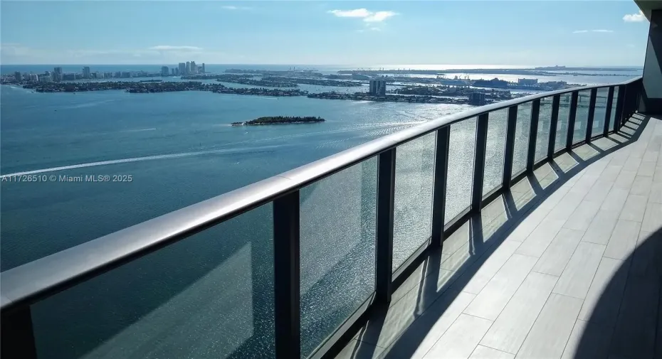 Direct Bay front corner Penthouse unobstructed views