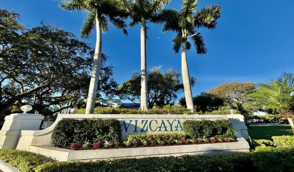 VIZCAYA COMMUNITY inside Palm Aire