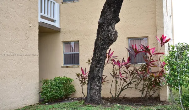 First floor corner
