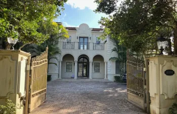 Architect/Builder Giorgio Balli designed & built this masterpiece in Pinecrest! More photos coming soon.