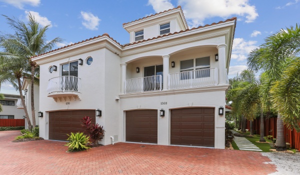 1368 Bayview Drive, Fort Lauderdale, Florida 33304, 4 Bedrooms Bedrooms, ,3 BathroomsBathrooms,Townhouse,For Sale,Bayview,RX-10904404