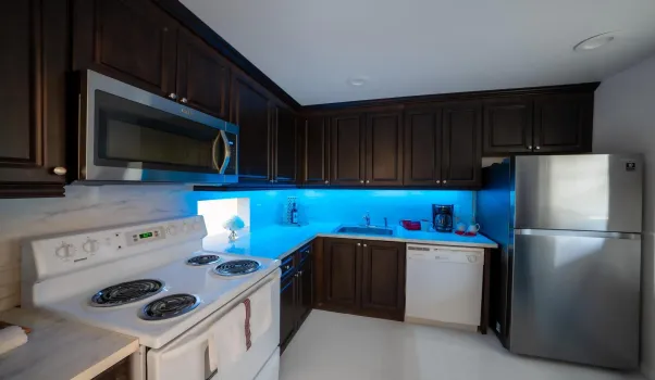 WELCOME HOME TO CARRIAGE HILLS - You'll be ready to entertain, or prepare a home-cooked meal.