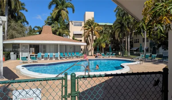 STAR BRIGHT SPARKLING BLUE RELAXING POOL