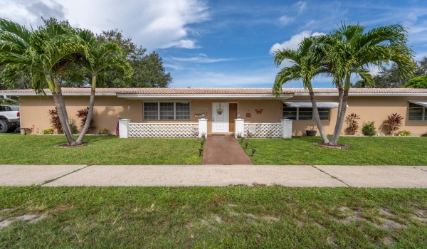 1200 N 40th Avenue, Hollywood, Florida 33021, 3 Bedrooms Bedrooms, ,2 BathroomsBathrooms,Single Family,For Sale,40th,RX-10905836
