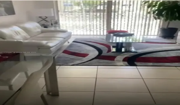 Living / Dining Area