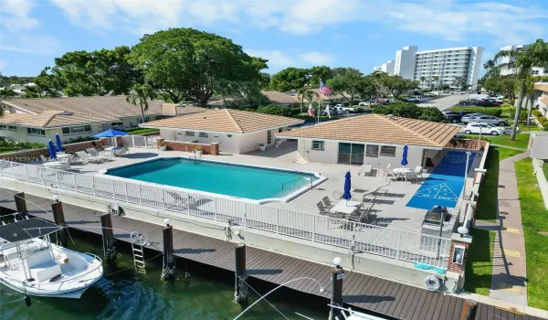 Intercostal deck / pool