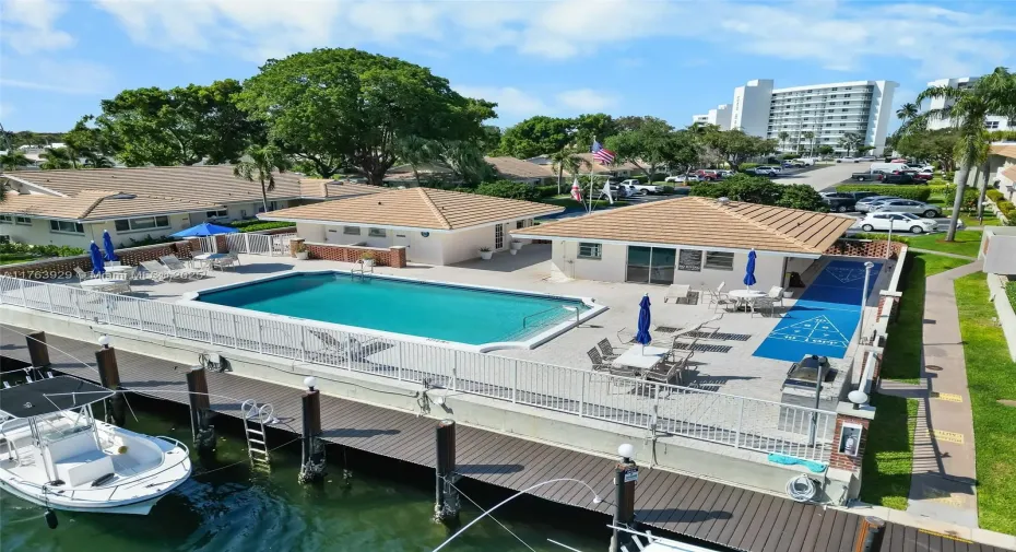 Intercostal deck / pool