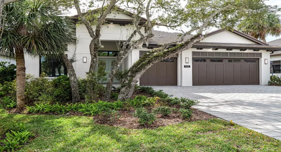 Exterior, Indigo plan with Bermuda elevation
