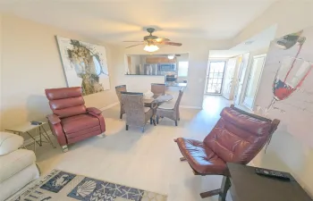 VRG 416-3: Well located, Open kitchen & Impact windows