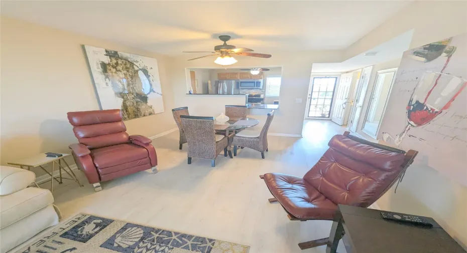 VRG 416-3: Well located, Open kitchen & Impact windows