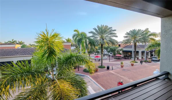 Balcony View of Fountain