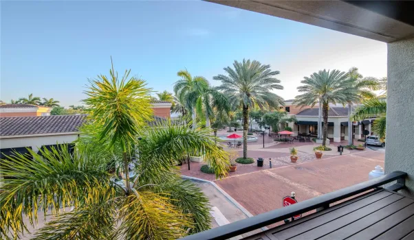 Balcony View of Fountain