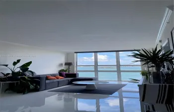 Enter your tropical paradise!