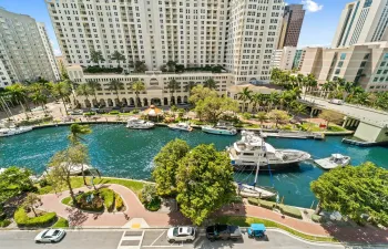 DIRECT RIVER VIEWS!