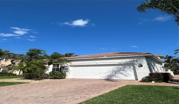 2 car garage with space for 2 cars in the drive way!