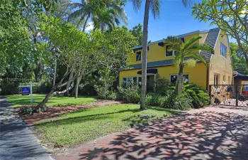  
1456 SW 13TH ST