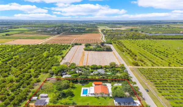  3/2 POOL W/ BARN, COVERED RV PARKING, ASSORTED FRUIT TREE'S
