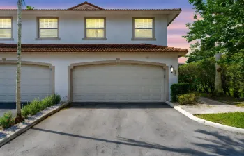 End Corner Unit on the Golf Course