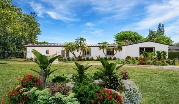 landscaping is virtually staged