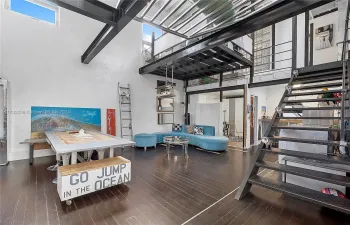 Industrial Loft - open floor